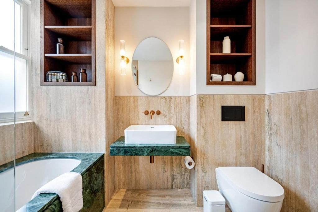 Two Bed Duplex In Covent Garden Londra
